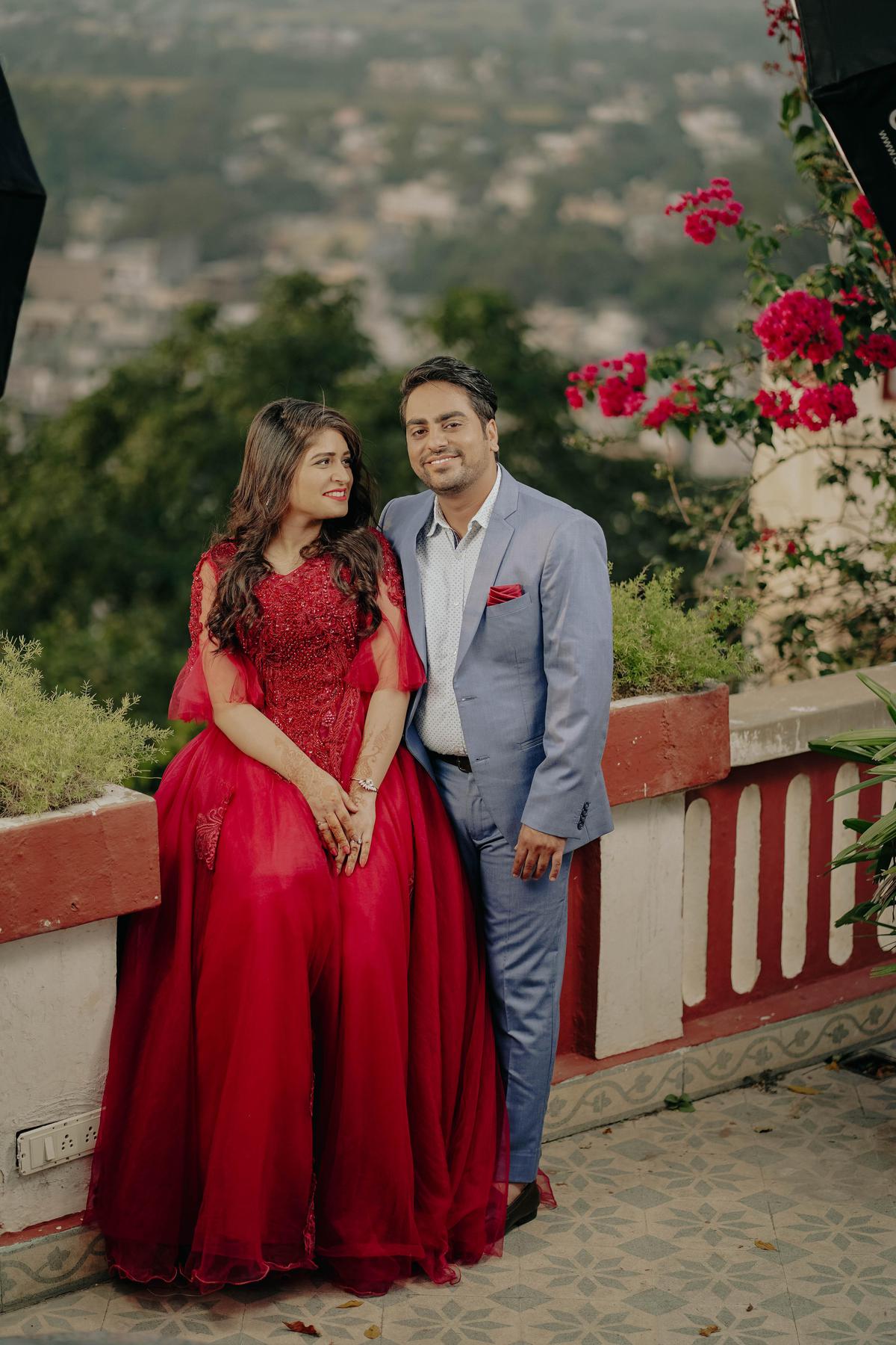 Image of Event, Tradition, Suit, Dress, Formal wear, Photograph etc.