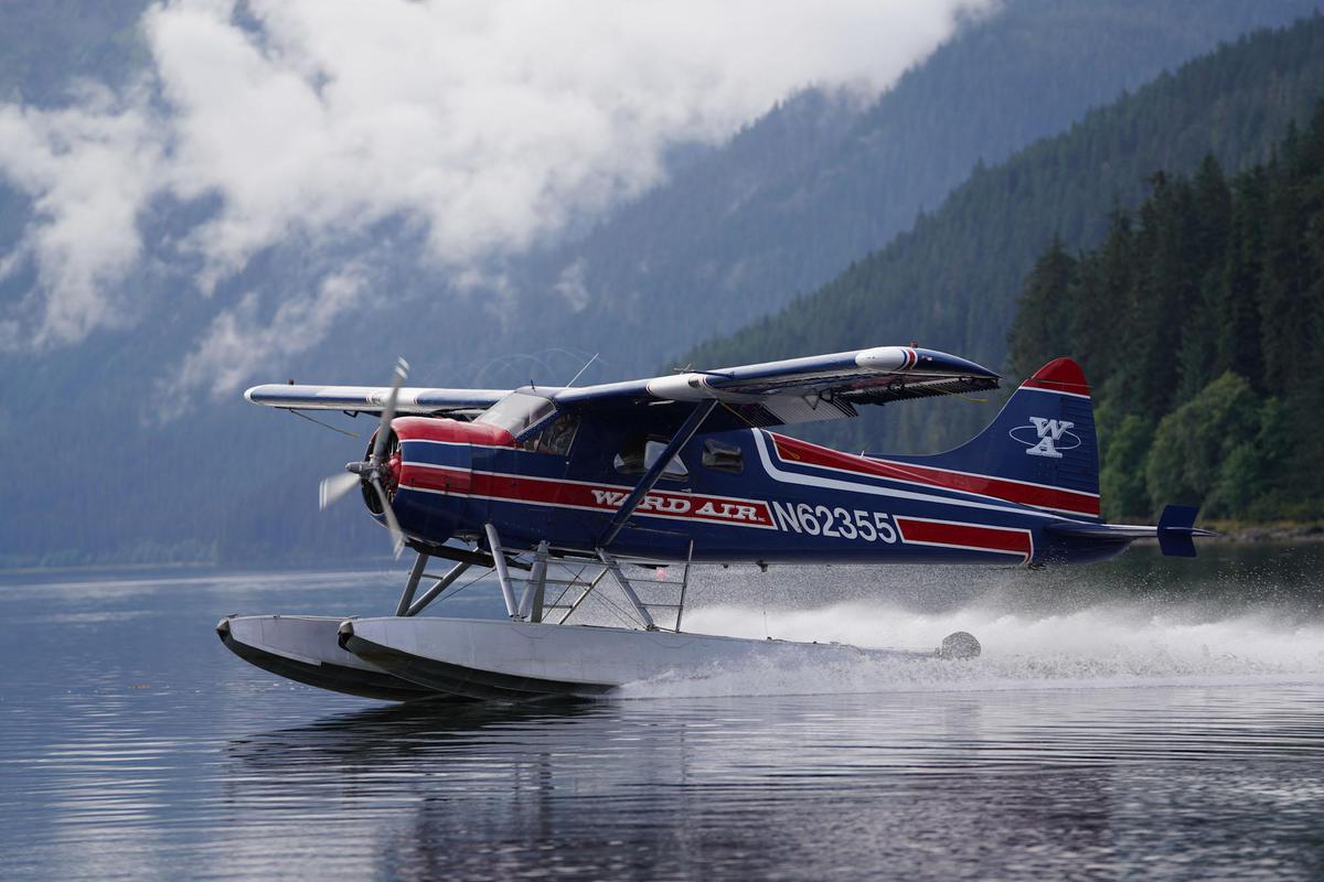 Image of Vehicle, Seaplane, Water transportation, Aircraft, Airplane, Aviation etc.
