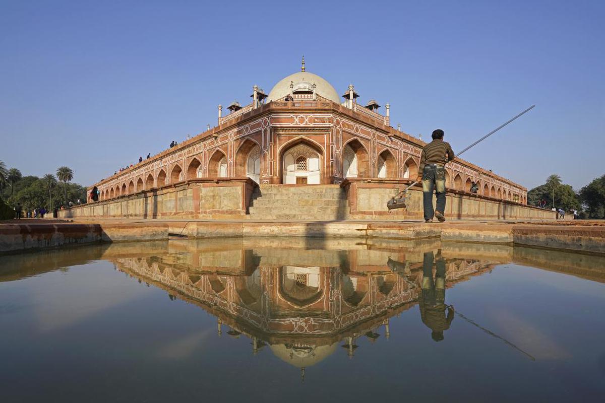 Image of Reflection, Reflecting pool, Water, Landmark, Architecture, Building etc.