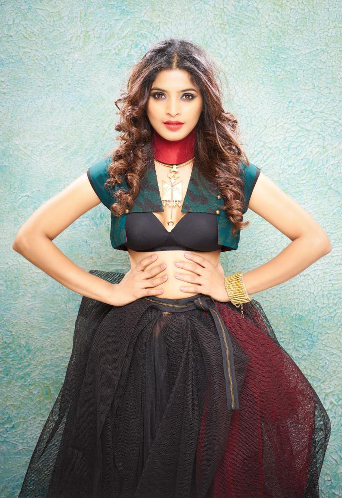 Image of Hair, Clothing, Photo shoot, Fashion model, Lady, Beauty etc.