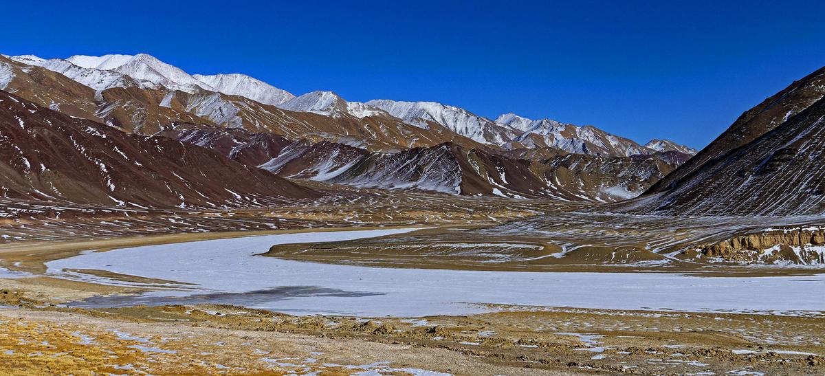 Image of Freezing, Body of water, Ice cap, Highland, Slope, Natural landscape etc.