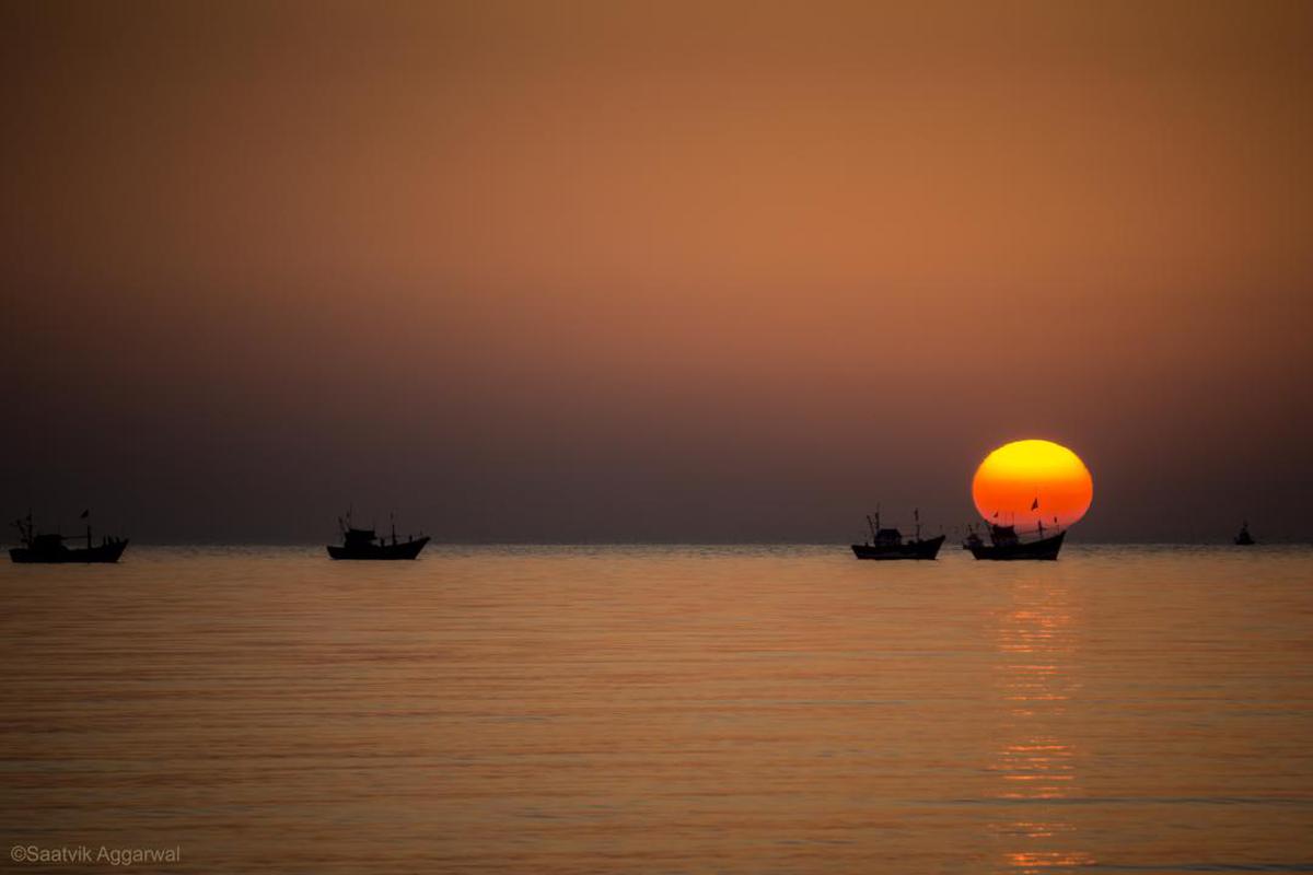 Image of Sky, Horizon, Sunset, Afterglow, Yellow, Calm etc.
