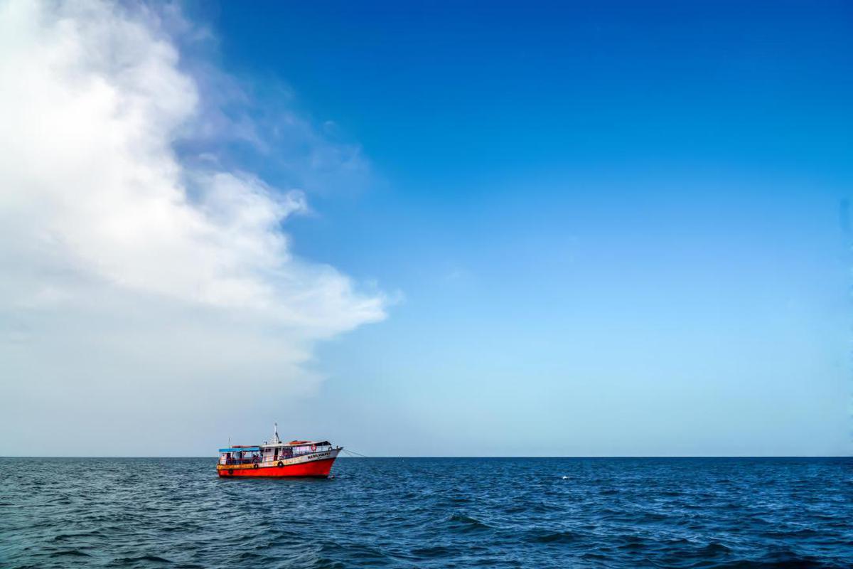 Image of Sky, Horizon, Sea, Water transportation, Blue, Ocean etc.