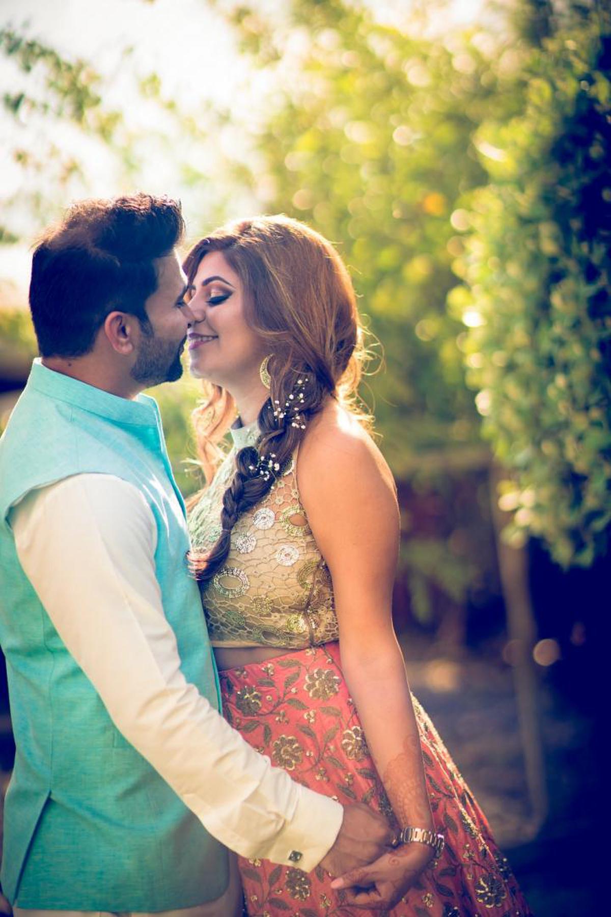 Image of Photograph, Facial expression, Yellow, Red, Blue, Romance etc.