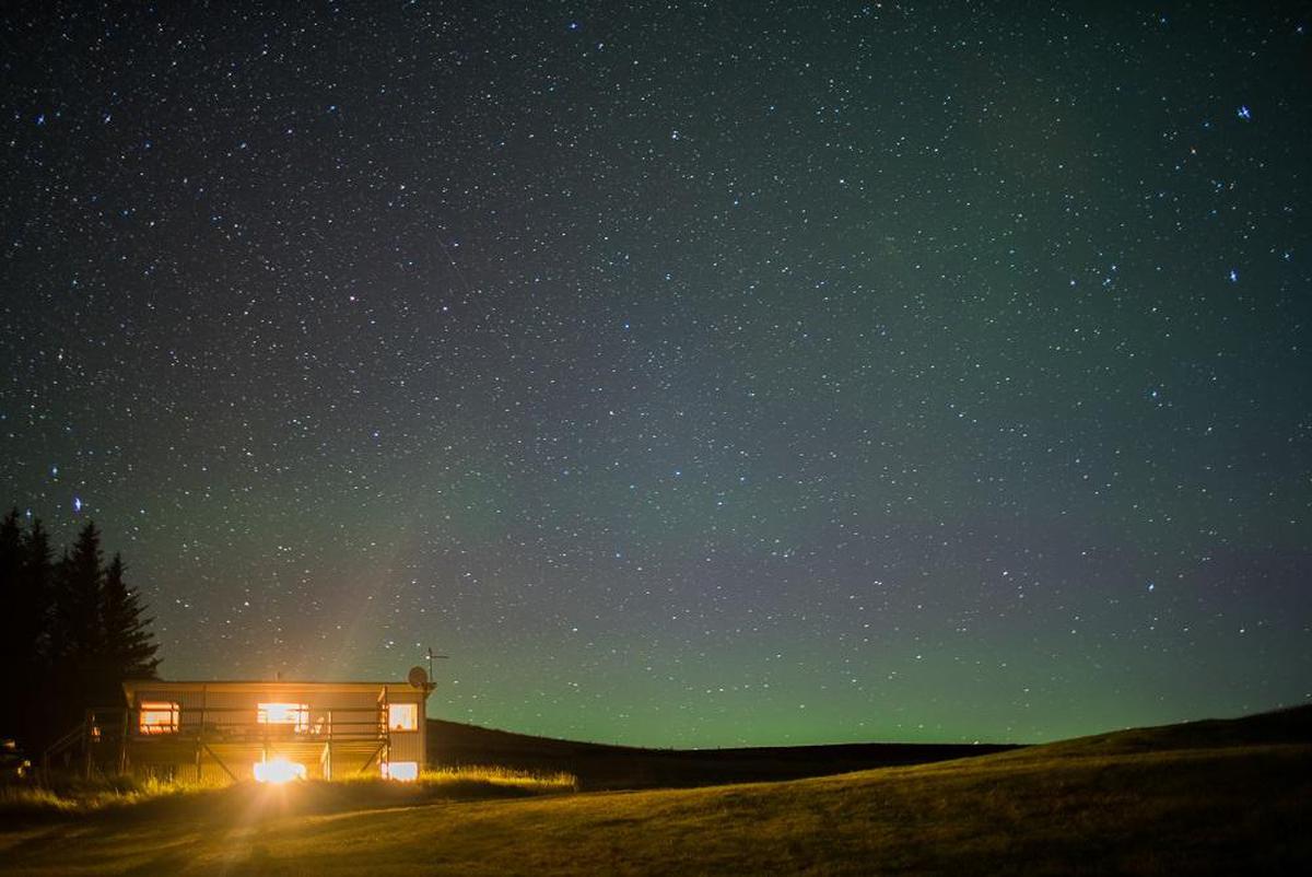 Image of Sky, Night, Aurora, Atmospheric phenomenon, Atmosphere, Cloud etc.