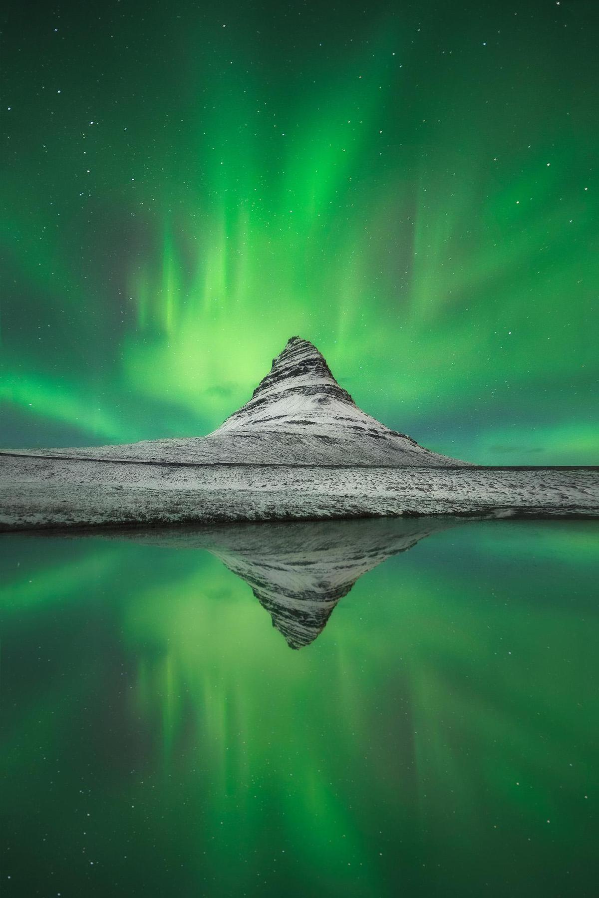 Image of Aurora, Nature, Green, Sky, Reflection, Water etc.