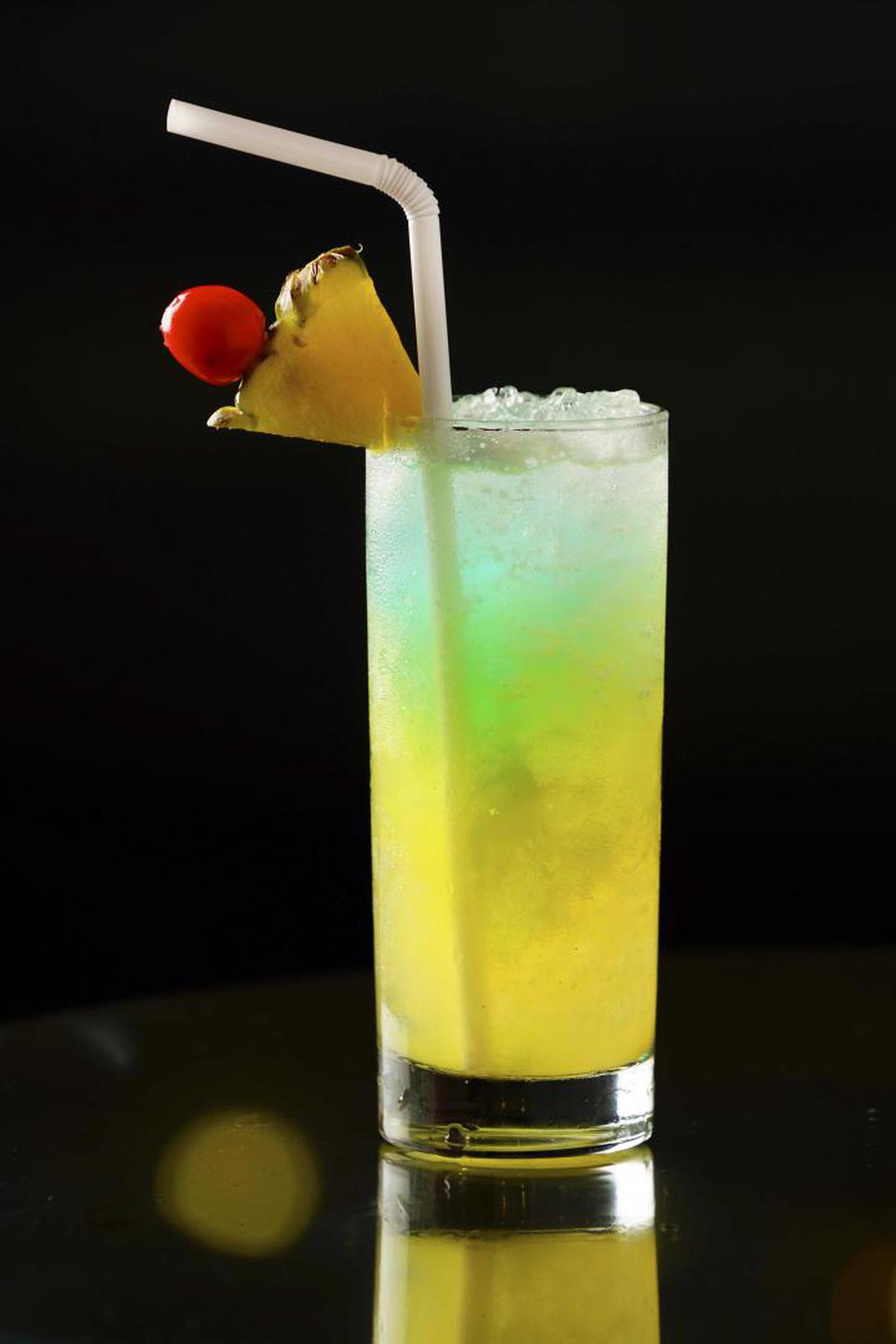 Image of Drink, Cocktail garnish, Non-alcoholic beverage, Alcoholic beverage, Rum swizzle, Tom collins etc.