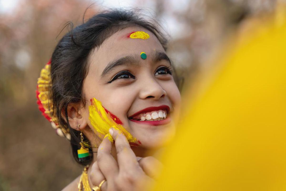 Image of Face, Facial expression, People, Yellow, Smile, Close-up etc.