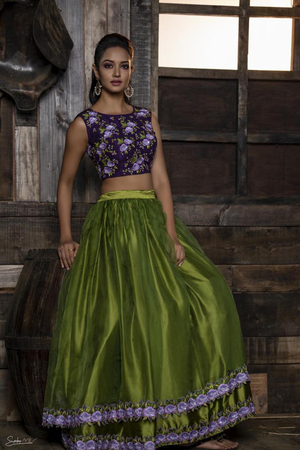 Image of Clothing, Green, Dress, Gown, Purple, Formal wear etc.
