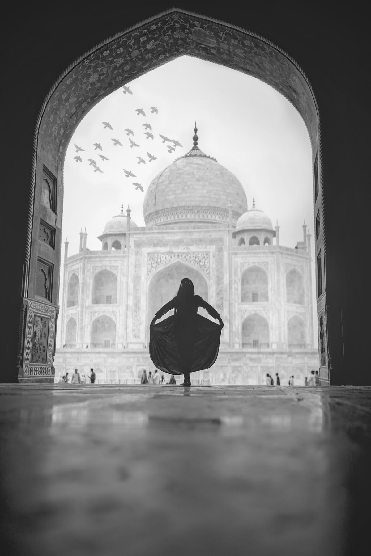 Image of White, Black, Arch, Black-and-white, Landmark, Architecture etc.