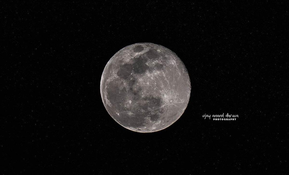 Image of Moon, Celestial event, Astronomical object, Full moon, Atmospheric phenomenon, Atmosphere etc.