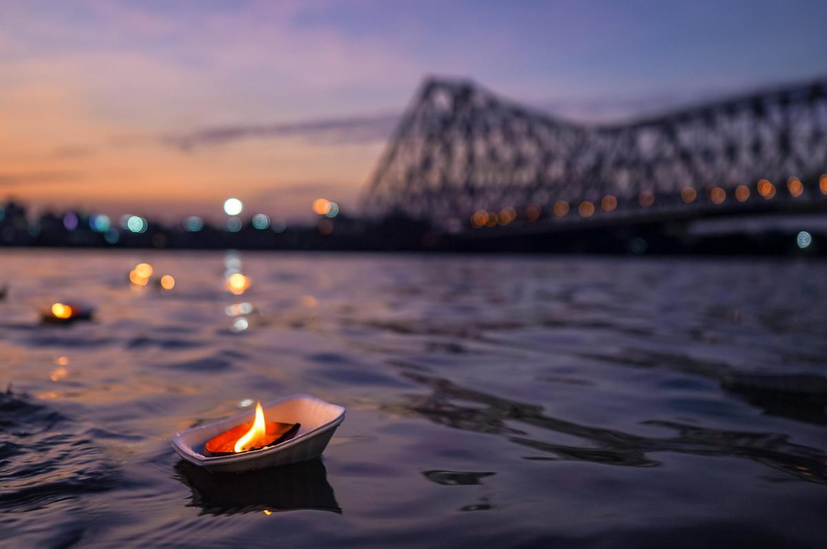Image of Sky, Water, Lighting, Reflection, Cloud, Calm etc.