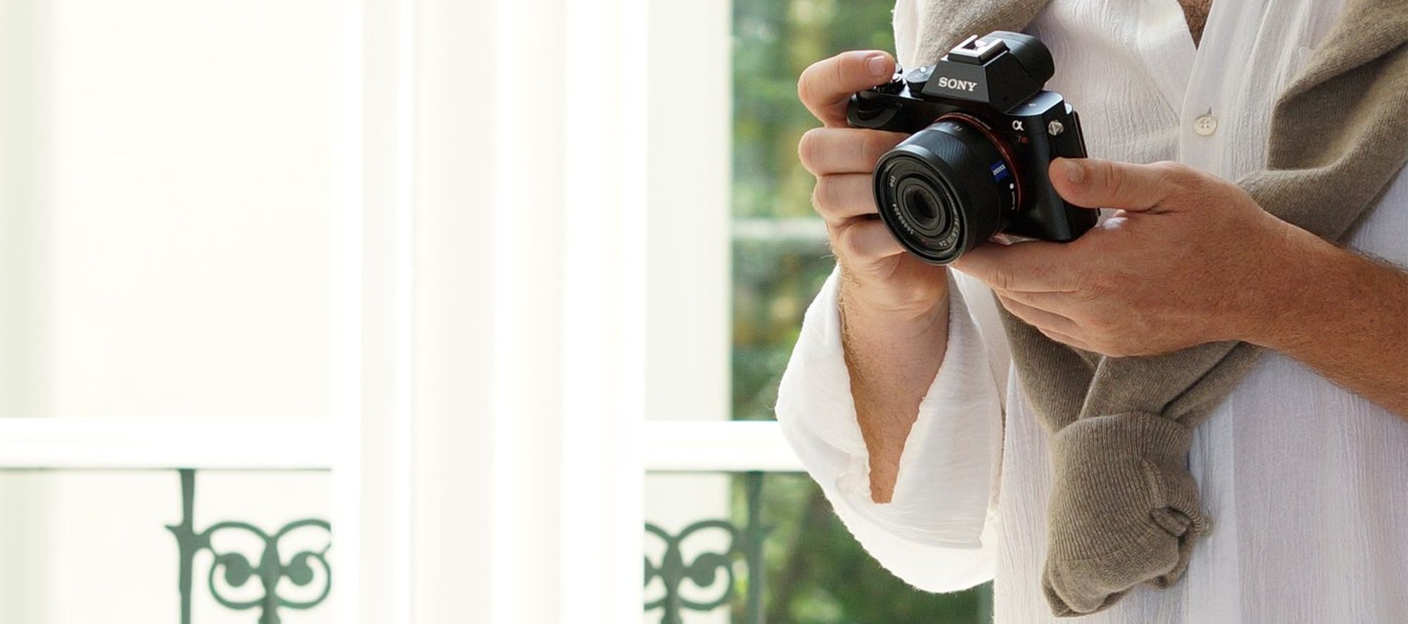 SEL35F28Z banner